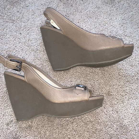 Michael Kors wedges - Picture 2 of 8